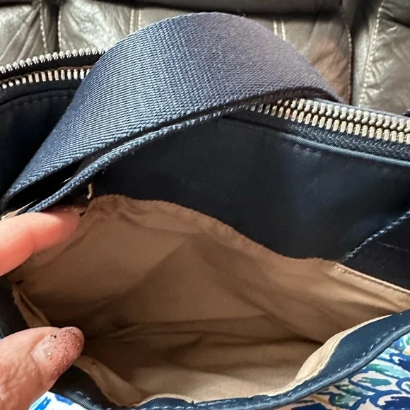 Knomo crossbody bag! - Picture 8 of 8